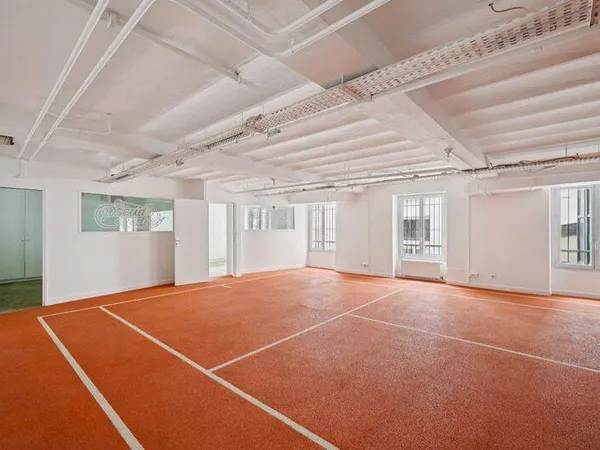 Bureaux 648 m²