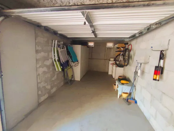 Parking 14 m²