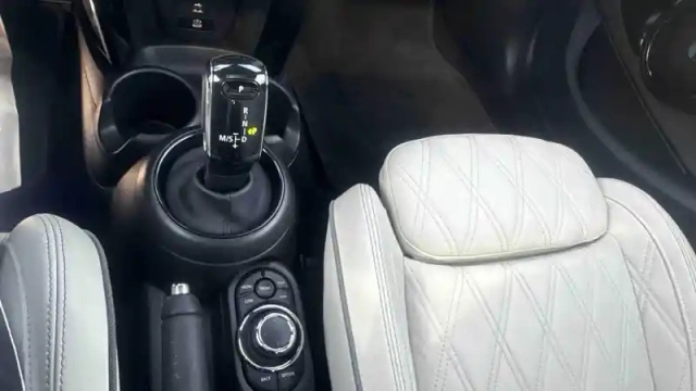 Mini Mini hatch 5 portes cooper 136 ch dkg7 — photo 10