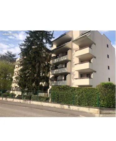 T3 standing 64 m terrasse +balcon