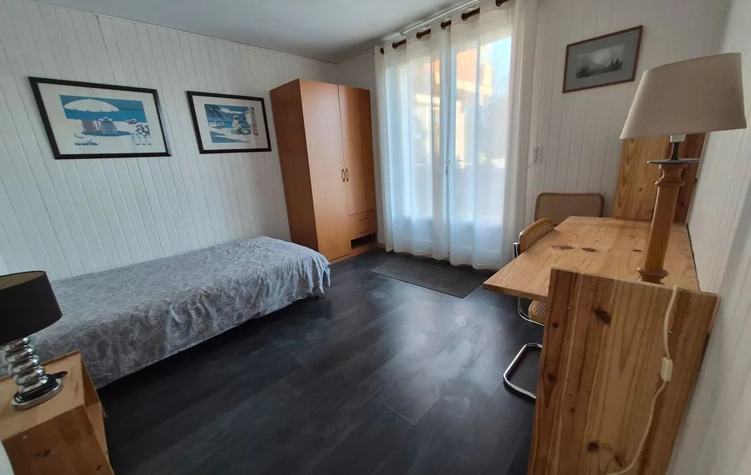 Photo 1
