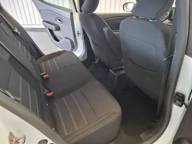 Dacia Sandero sce 65 — photo 23