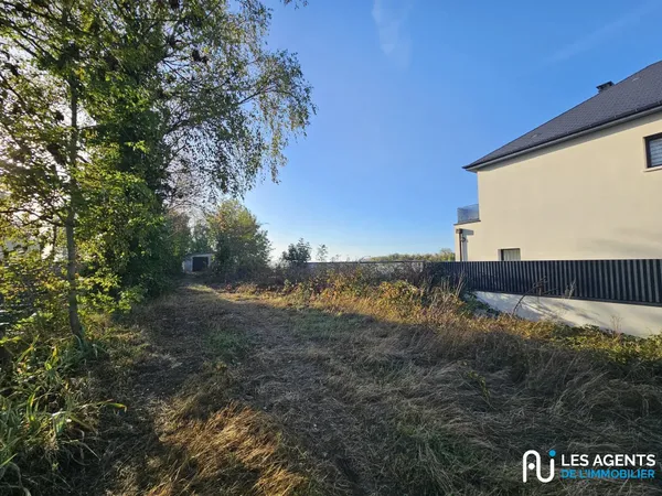 Terrain constructible + garage !