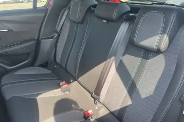 Peugeot 208 puretech 100 s&amp;s bvm6 — photo 12
