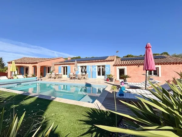 Villa provençale de 214 m² proche du centre de Lorgues