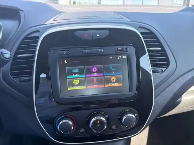 Renault Captur dci 90 e6c — photo 19