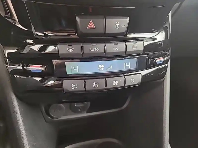 Peugeot 208 1.2 puretech 110ch s&amp;s eat6 — photo 21
