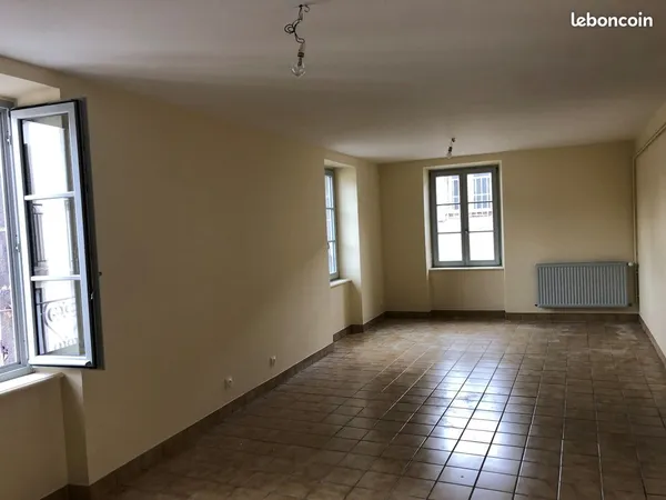 Appartement F4 centre ville Brioude
