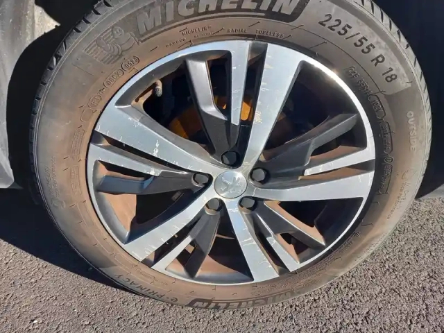 Peugeot 5008 puretech 130ch s&amp;s eat8 — photo 4
