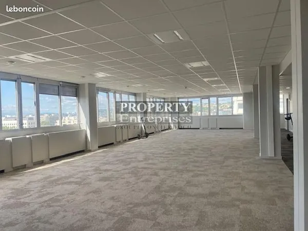 Bureaux 2470 m² Lyon