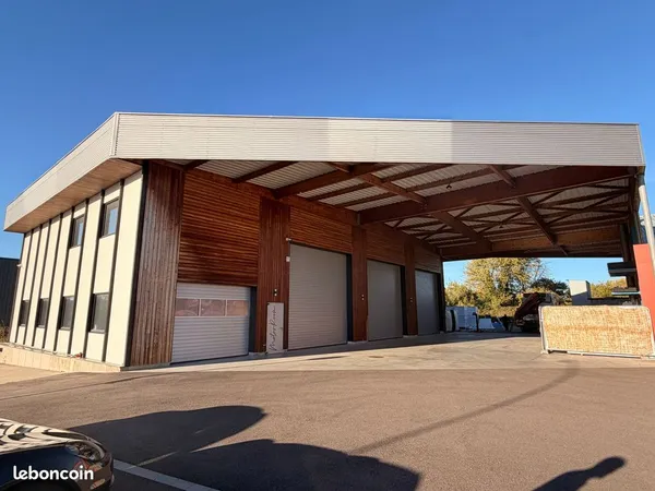 Local 520 m² ERP 5e catégorie type L - Salle, stockage, mezzanine - Brumath