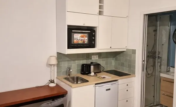 LOCATION STUDIO 75017 - 16 m² au 6ème étage avec ascenseur