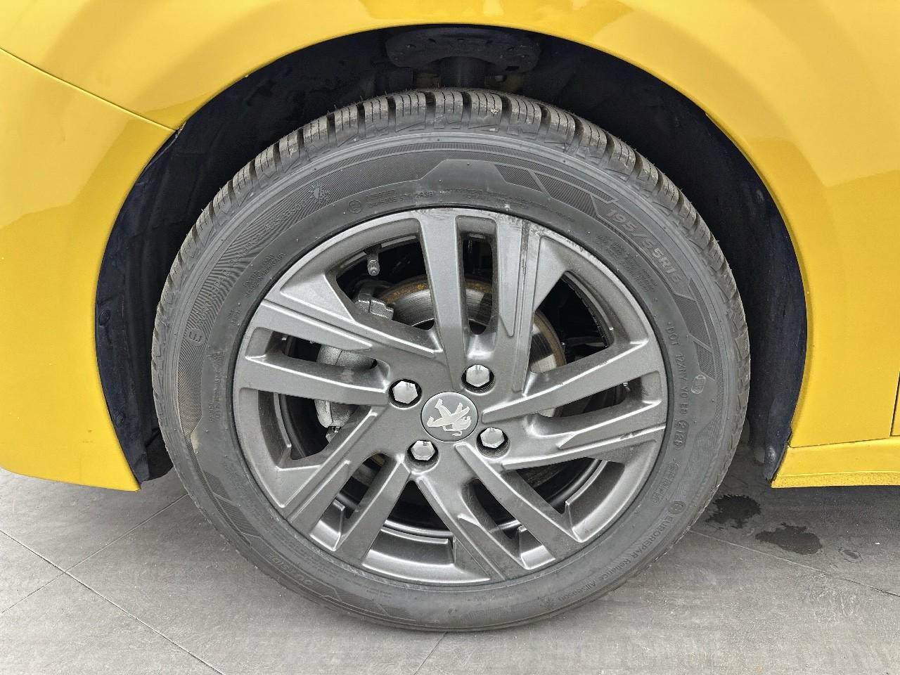 Peugeot 208 puretech 75 s&s bvm5 style — photo 14