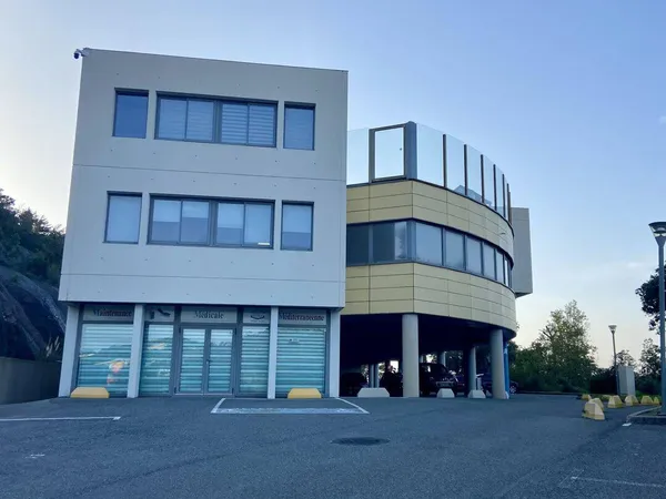 Local commercial 99 m²