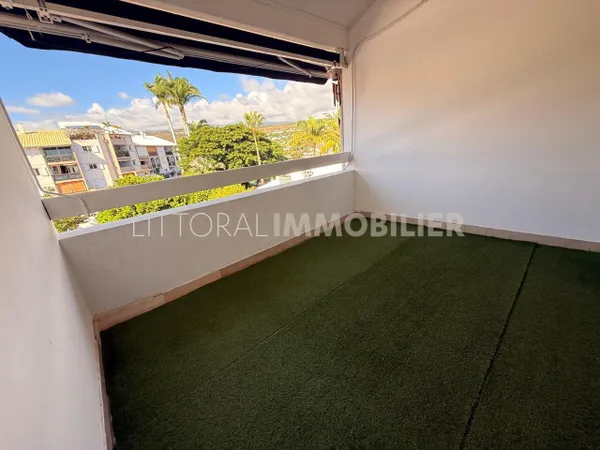 APPARTEMENT DUPLEX - CENTRE VILLE SAINT GILLES LES BAINS