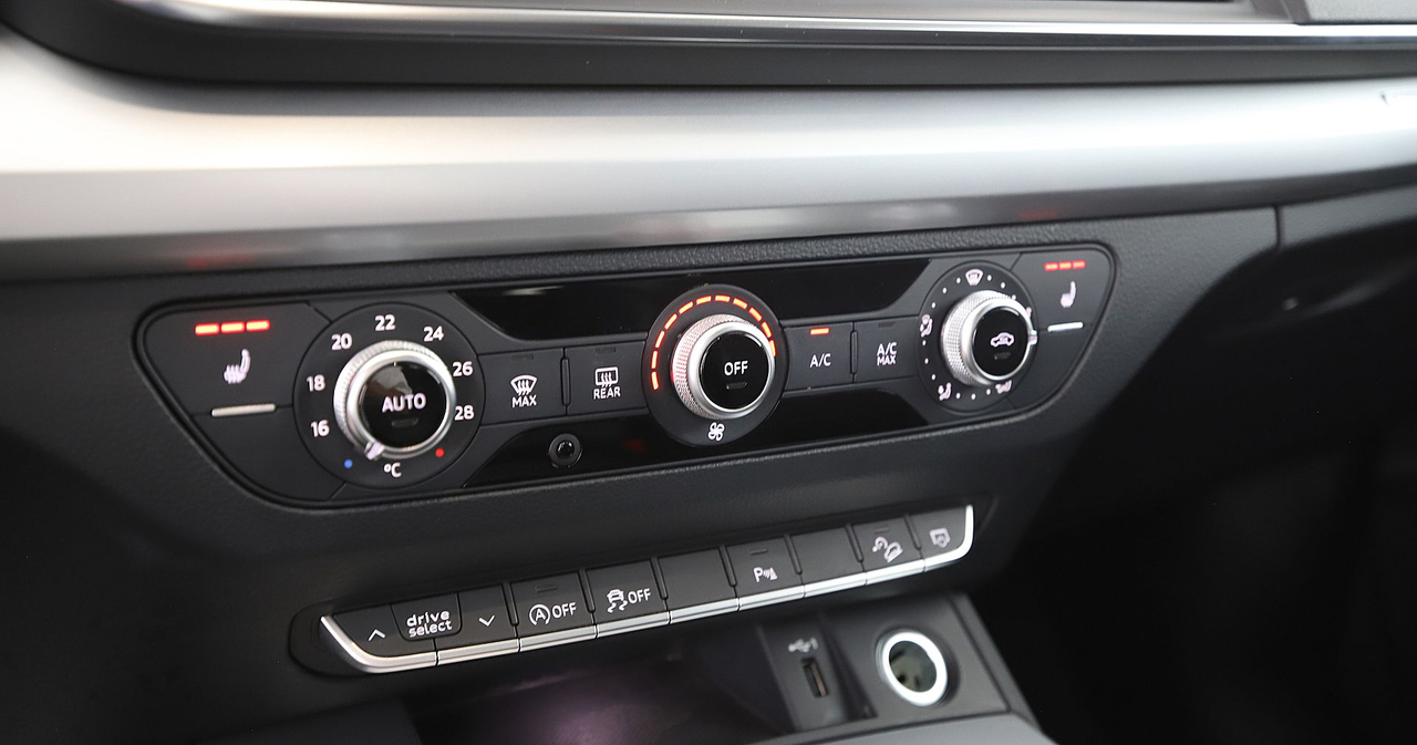 Audi Q5 Sportback — photo 23
