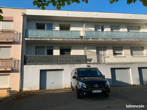 App traversant 47m2 balcon,cave,parking clinique notre dame