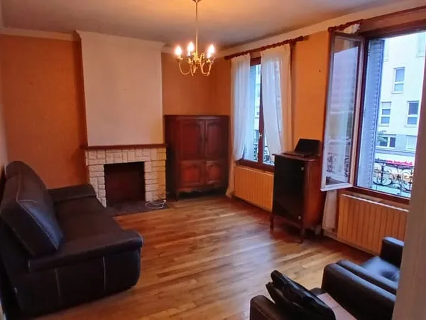 IVRY-SUR-SEINE DERNIER ÉTAGE 93,56 M2 ET GRENIER PRIVATI