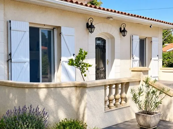 Villa entièrement rénovée de 155 m² avec piscine, garage de 55m²