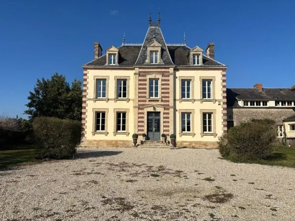 Maison individuelle 12 pièces 358 m²