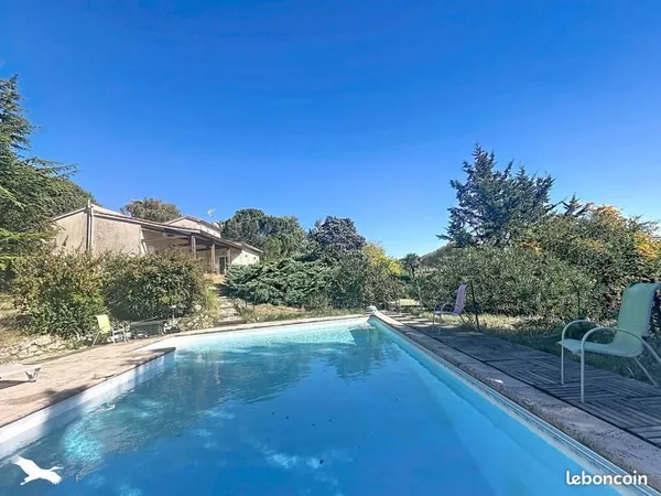 Maison 6 pièces 223 m²