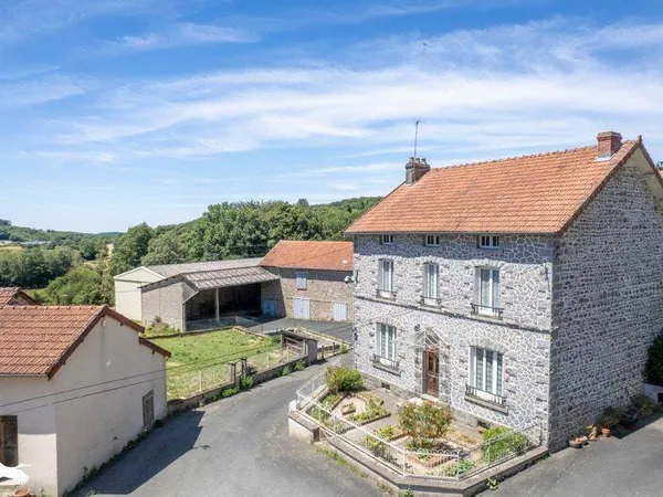 Maison 11 pièces 223 m²
