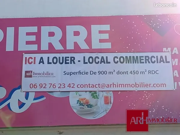 Local commercial 1 100 m²
