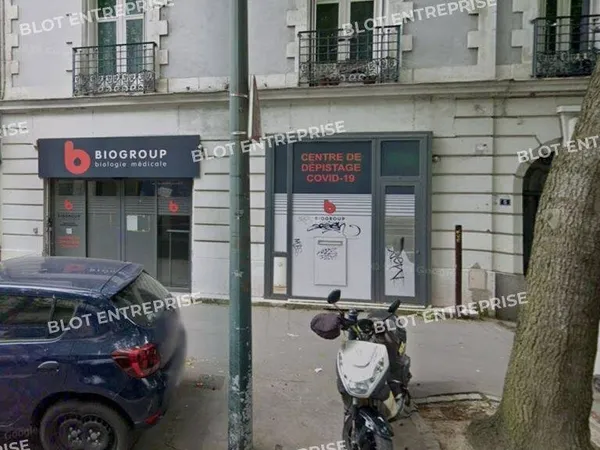 Local commercial 196 m²