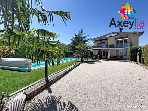Propriété 8 pièces 232 m²