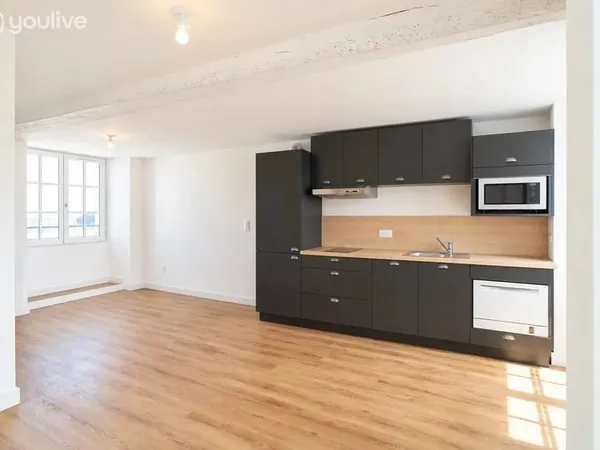 NOIRMOUTIER-EN-L'ÎLE - APPARTEMENT T2 TRAVERSANT DE 43 M² - RÉNOVÉ - EXPOSITION SUD-OUEST - GARAGE -
