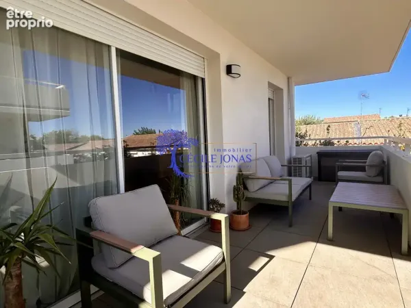 EXCLUSIVITÉ : Quartier Sainte Christine Appartement récent et moderne T3 avec terrasse et parking do