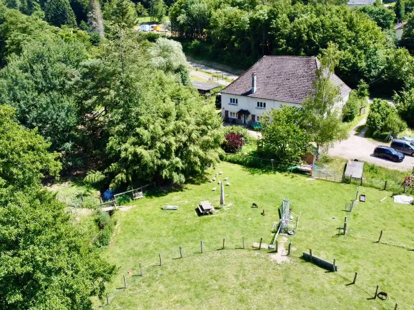 Vente ferme rénovée avec dépendances, sur terrain de 2,15 ha