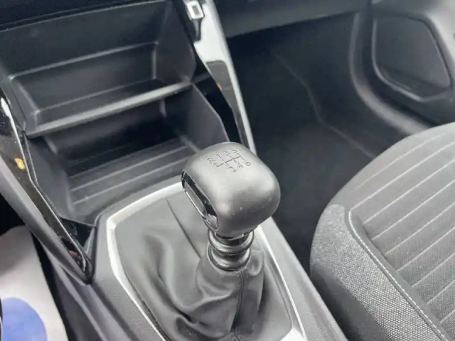 Peugeot 208 puretech 100 s&amp;s bvm6 — photo 21