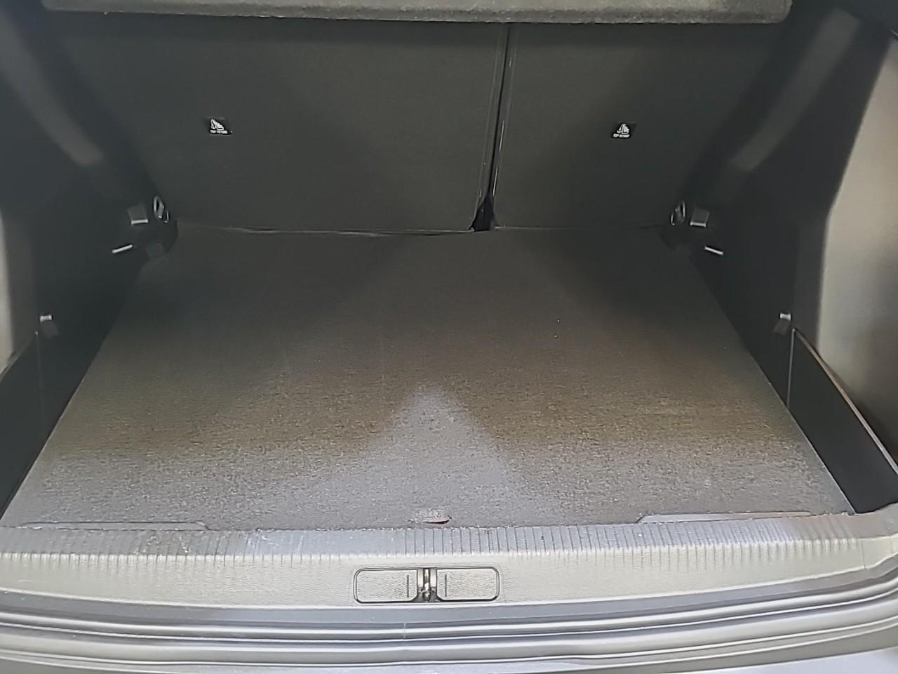 Peugeot 2008 hybrid 136 e-dcs6 style — photo 14
