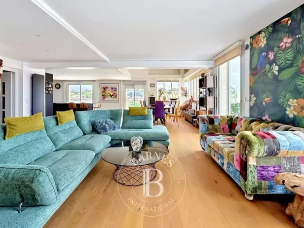 Appartement 5 pièces 187 m²