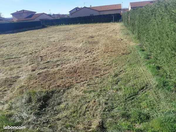Terrain constructible 918m²