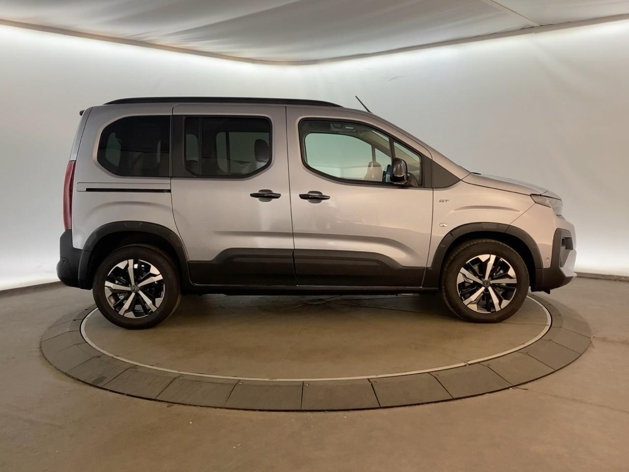Peugeot Rifter m diesel 130 ch automatique 5pl gt — photo 4
