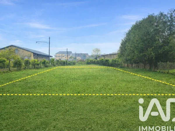 Terrain 677 m²
