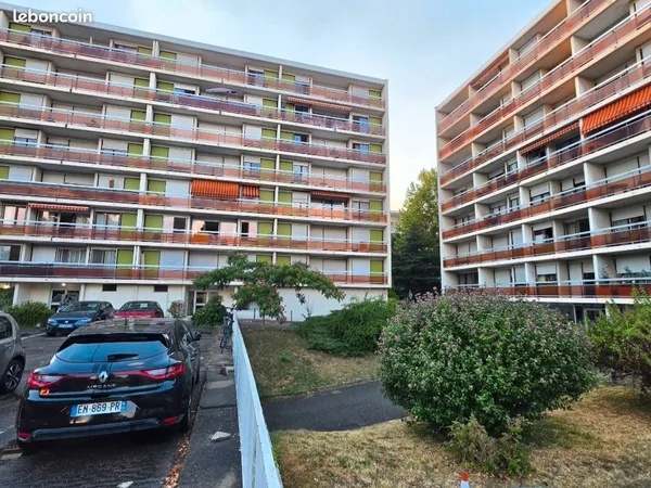 Vends appartement T2 Bron 69500