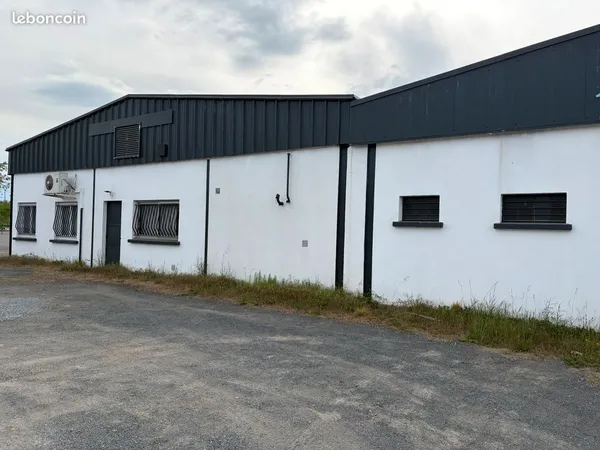 Local d'activité 650 m² sur 1700 m² de terrain | 2 min Autoroute