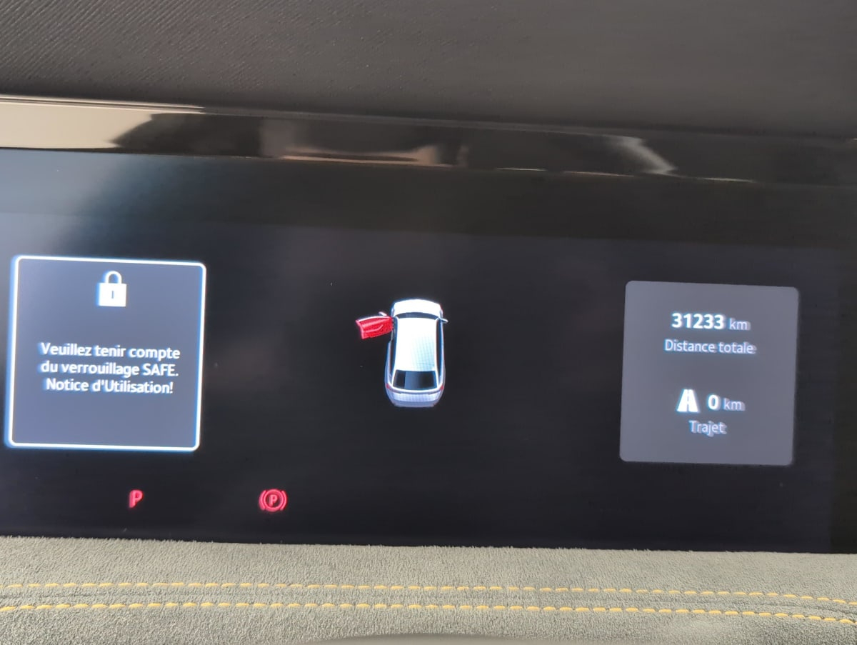 Skoda Superb Combi — photo 22