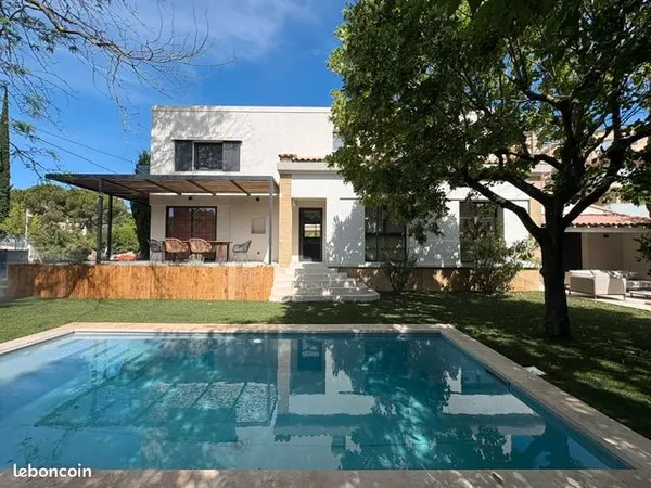 Maison de Ville à ST Jerome avec Piscine