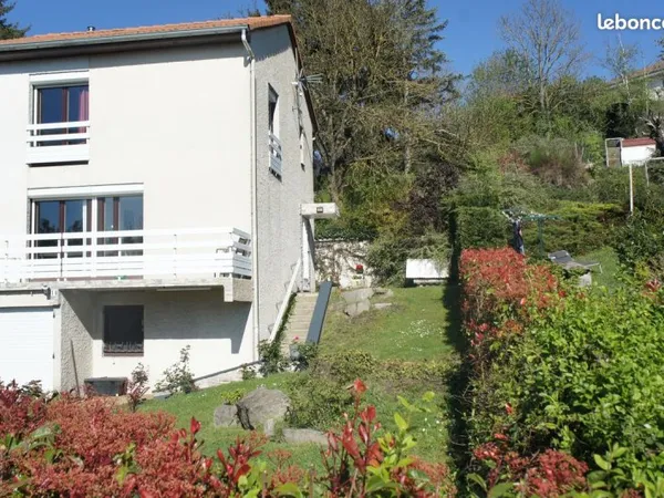 Maison ROCHE LA MOLIERE