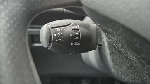 Citroen C3 1.0 VTi 68 - Confort – 2013 – 79565 km – Essence – Boîte Manuelle — photo 13