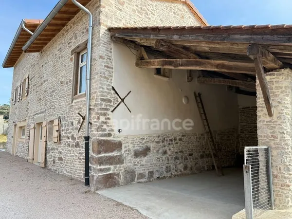Le charme de l'ancien, le confort du moderne  Maison rénovée de 124 m² à Saint-Maurice-de-Satonnay