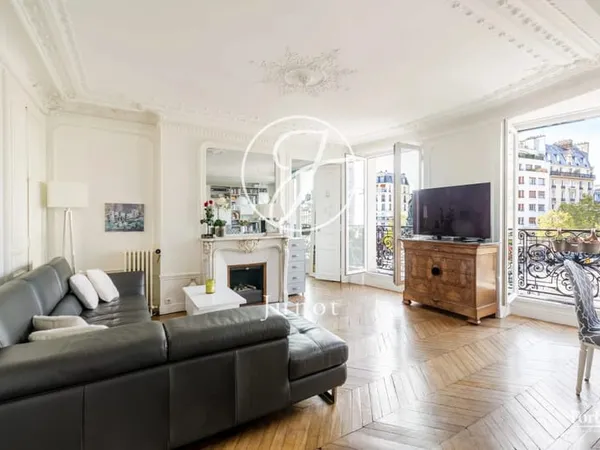 Paris 9e - PLACE DE CLICHY - Appartement - 5 pièces - 105,22m² Carrez - 3 chambres