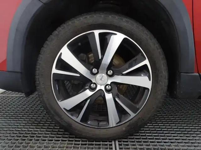 Peugeot 2008 1.2 puretech 110ch gt line s&amp;s — photo 10