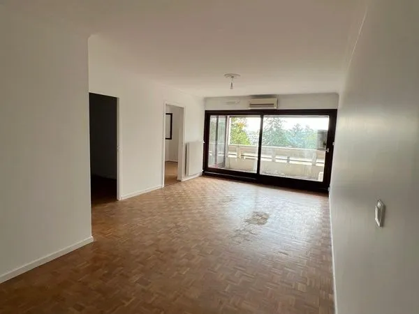 T3 de 78 m² avec balcon et cave, 4e étage avec ascenseur, Champagne-au-Mont-d'Or