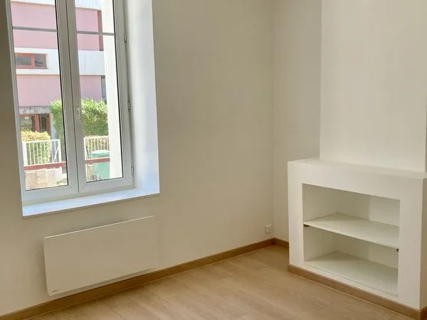 Particulier loue T1 entièrement rénové, 28 m², proche gare