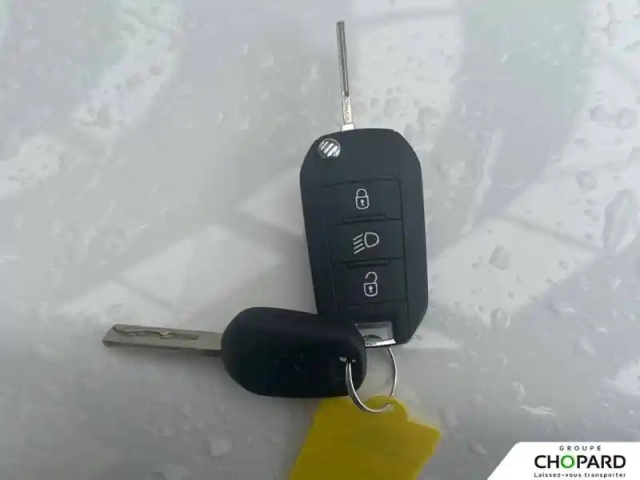 Peugeot 208 puretech 75 s&amp;s bvm5 — photo 21